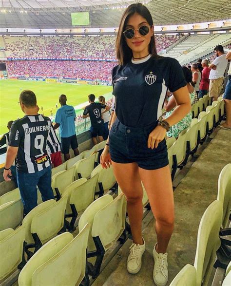 look feminino para jogo de futebol